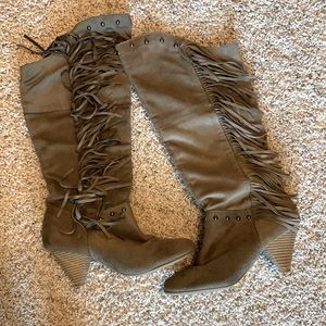 Report Jena Faux Suede Fringe Boots